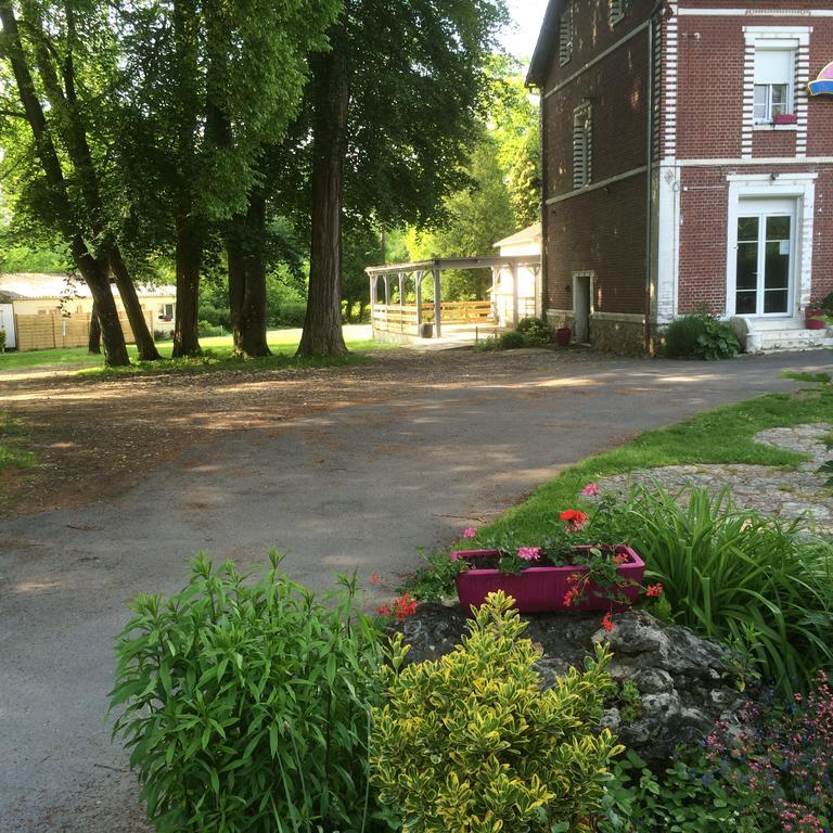 La Demi-Lune Bed and Breakfast Bailleval Exterior foto