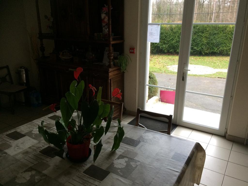 La Demi-Lune Bed and Breakfast Bailleval Exterior foto