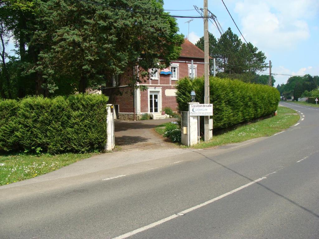 La Demi-Lune Bed and Breakfast Bailleval Exterior foto